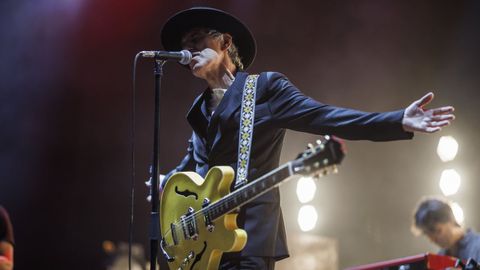 El cantante y compositor Mikel Erentxun, líder del grupo Duncan Dhu, durante el concierto que ofreció recientemente en las Noches del Botánico, en Madrid, celebrando el 40.º aniversario de la banda donostiarra