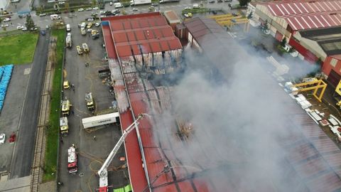 Incendio en el Polgono de Silvota, Llanera