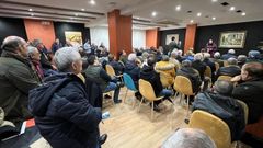 Elena Candia con los vecinos de la zona de Ram�n Ferreire