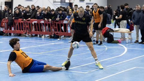 Vimianzo. As Baleas, de Camari�as, result� el tercer clasificado del marat�n. Se impulso a penaltis al Cacharoza (juveniles del Soneira y el Baio)