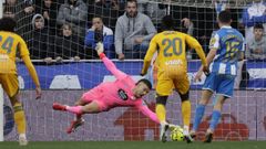 La parada a �lex Rubio en el minuto 81 del duelo ante el Albacete.