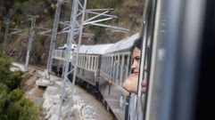 El Galaico Expreso est� formado por cuatro coches de los a�os 80, una �poca en la que a�n se pod�a bajar la ventanilla para asomarse