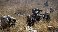 Soldados israel�es, durante una operaci�n contra Hezbol� en el 2006