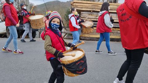 Folin de Bembibre de Viana do Bolo en el desfile de Vilario de Conso