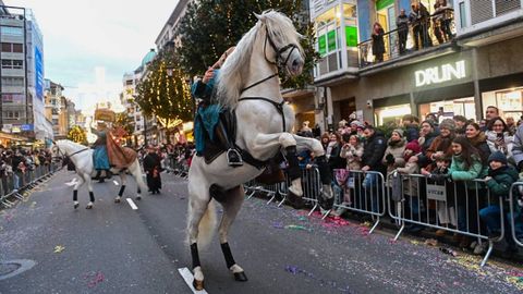 Cabalgata de los Reyes Magos en Oviedo 2025
