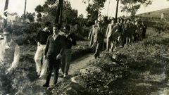Imagen tomada en 1945 a jugadores de la seleccin espaola de ftbol en el balneario de Arteixo