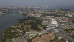 Vista a�rea de Oleiros con A Coru�a al fondo. Imagen de archivo