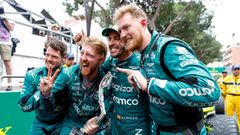 Fernando Alonso.Fernando Alonso con sus ingenieros de Aston Martin en M�naco
