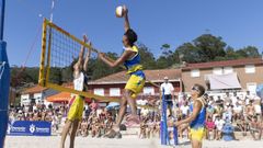 Un torneo de v�ley playa en la Costa da Morte.
