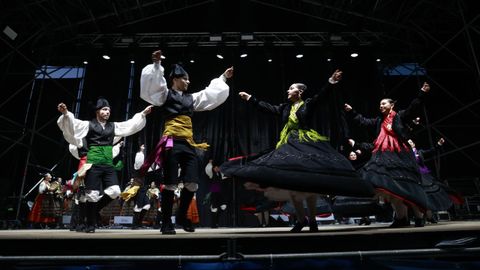 Xacarandaina y C�ntigas da Terra abrieron los festejos en Santa Margarita