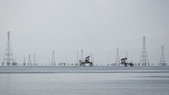 Plataformas petroleras en el lago de Maracaibo, de Cabimas, en Venezuela