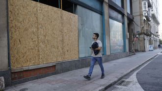 Inmueble en Rubine que han tapiado para evitar que los sintecho se instalen en el local