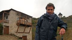 Juna Luis M�ndez, en el exterior de V�a Romana, una de las bodegas de su grupo