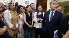 El l�der del PP, Alberto N��ez Feijoo, en los pasillos del Congreso antes de la sesi�n de control al Gobierno.