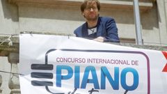 Pablo Galdo, ante el cartel del concurso