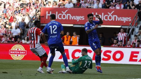 Derbi asturiano entre el Real Sporting de Gijon y el Real Oviedo en El Molin�n