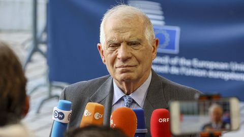 Josep Borrell ante los medios durante la cumbre de ministros de Exteriores de la UE en Luxemburgo