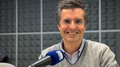 Borja Verea, en una imagen de archivo en el estudio de Radio Voz en Santiago.