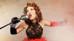 Vicky Larraz en una imagen promocional actual 