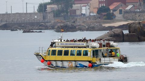 Cruceros do Ulla es una de las empresas que navega por la r�a ofreciendo diversas rutas