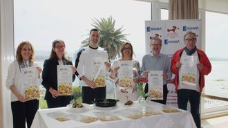 Asistentes a la presentaci�n de las jornadas en el Louxo.