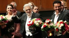 Domingo, ovacionado en Salzburgo junto al resto de los artistas participantes en la representaci�n de la �pera de Verdi �Luisa Miller�