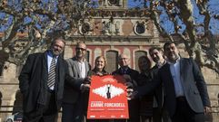 Los expresidentes del Parlament Joan Rigol (c), Ernest Benach (i) y N�ria de Gispert (3i), junto a los presidentes de la Associaci� Catalana de Municipis, Miquel Buch (2i); de la Asamblea Nacional Catalana, Jordi S�nchez (1d); de la Associaci� de Municipis per la Independ�ncia, Neus Lloveras (3d), y de Omnium Cultural, Jordi Cuixart (2d), durante el acto de apoyo a la presidenta del Parlament, Carme Forcadell, que acudir� a declarar este viernes como investigada por desobediencia y prevaricaci�n ante el Tribunal Superior de Just�cia de Catalu�a (TSCJ)