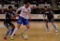 El Santiago Futsal confirm� en Zaragoza de forma matem�tica su participaci�n en el play-off.