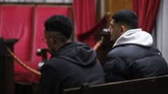 Los dos acusados, este lunes en el juicio en Ourense