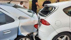 Los dos coches implicados en el accidente de Foz sufrieron da�os de importancia