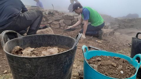 Trabajos arqueol�gicos en la Campa Cueiru