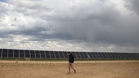 Planta solar del grupo energ�tico suizo Axpo en Espa�a con 365.000 paneles.