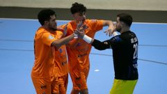 Meira, Alberto, Izan y Joo Silva celebran un gol mariano en el IES Politcnico de Tafalla.