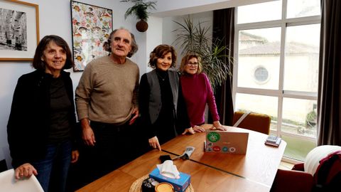 Peque Gonzlez, Xaime Toxo, Charo Valcrcel y Ana Santos, este mircoles, en el Espazo Arroelo de Pontevedra