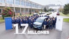 Imagen conmemorativa de los 17 millones de�veh�culos producidos en Stellantis Vigo.