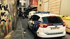 El pavimento de la calle Manteler�a, en A Coru�a, se encuentra muy deteriorado