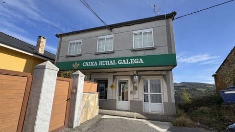 La sucursal se encuentra en la ra Deputacin, en el ncleo de San Romn de Cervantes