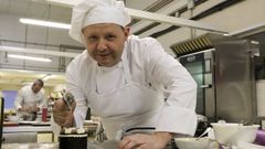 ngel Laya, en las cocinas del CIFP Fraga do Eume, donde cursa una FP Acelerada de repostera en restauracin