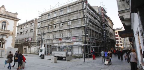 Ayer se instal� el andamiaje para la ejecuci�n de la orden municipal para consolidar algunos aspectos de los actuales inmuebles. 