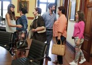 La directiva de la asociaci�n de placeras fue recibida ayer por el alcalde y su equipo en Ravella. 
