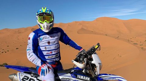 El piloto monfortino, en pleno desierto de Marruecos