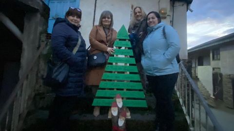 La inauguraci�n de la decoraci�n de O Castelo cont� con la participaci�n de numerosos vecinos.