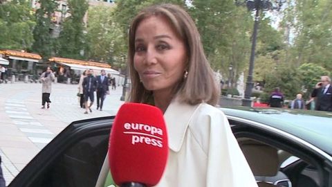 Isabel Preysler a la entrada del Teatro Real.