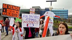 Manifestacin de A Por Todas en el Hospital lvaro Cunqueiro