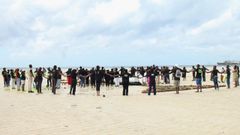 Protesta de activistas medioambientales en la playa de los Piratas con motivo de la conferencia Nuestro Oc�ano
