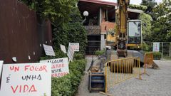 Derribo de una vivienda en Reza, ordenada por el Concello de Ourense tras una sentencia judicial en junio del 2015