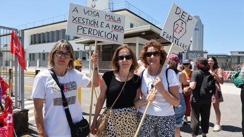 Isabel Cristobo, en el centro de la imagen junto a otras trabajadoras veteranas de la fábrica.