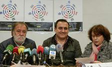 Jos� Fern�ndez Pernas, de Renacer (centro), con los periodistas Moncho Vi�a y Chus Castro.