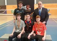 Medallistas e integrantes de la expedici�n estradense al campeonato.
