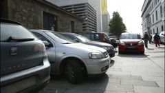 CHEQUEO DE COCHES MAL ESTACIONADOS EN LAS ZONAS PR�XIMAS A LOS HOSPITALES. HOSPITAL ABENTE Y LAGO